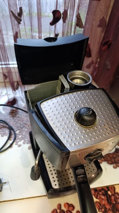 Кофеварка эспрессо DELONGHI