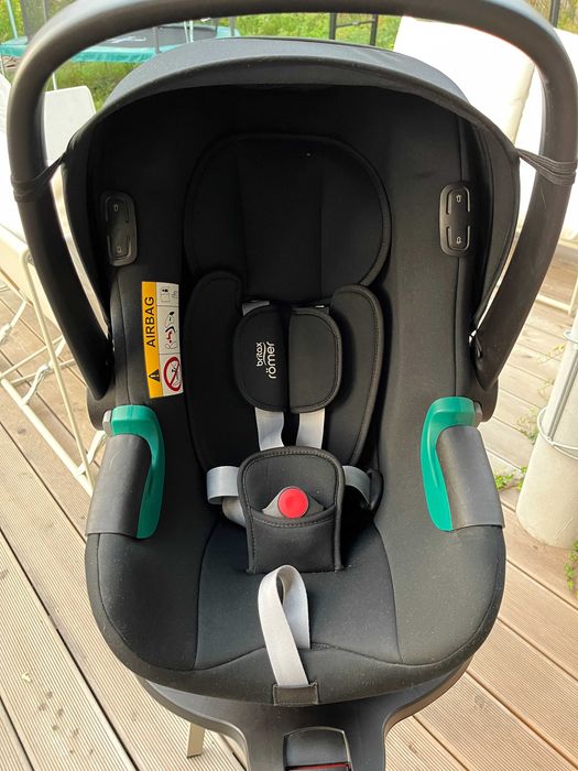 Fotelik Britax Romer Baby Safe 3 i-Size Space Black z bazą Vario 5Z