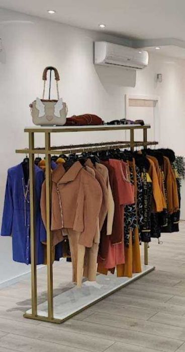 Expositores de loja e diversos equipamentos