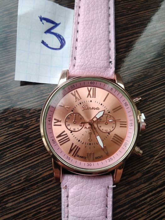 Часы наручные  ***