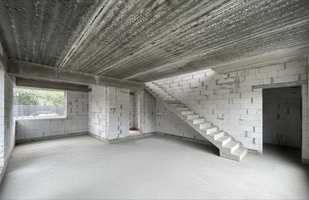 Продаж СУЧАСНОГО  ОСОБНЯКА  з ГАРАЖЕМ  та власною ділянкою 5 соток