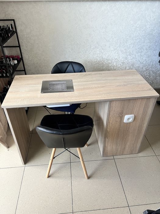 Стіл манікюрний, салон краси, манікюр стіл