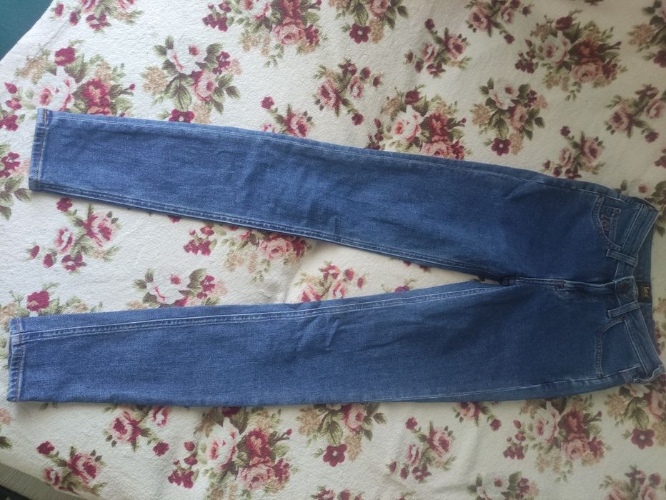 Spodnie Lee 26 stan idealny