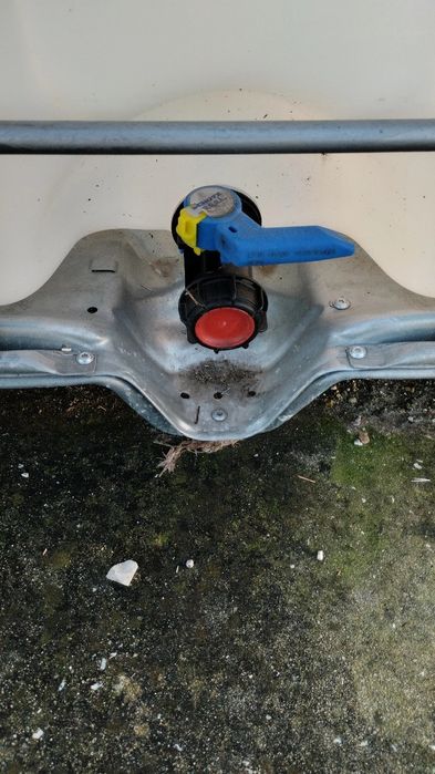 tanque de água 1000L