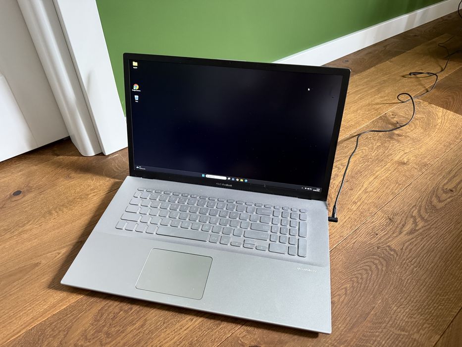 Laptop 17,4” ASUS VivoBook 17 M712DA 8gb do naprawy