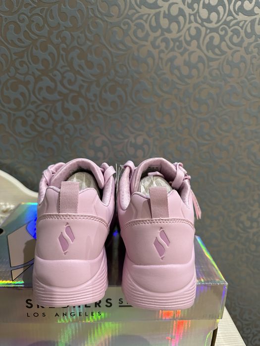 Skechers хайтопи UNO розміри .33.33,5 36 37 38 39,5