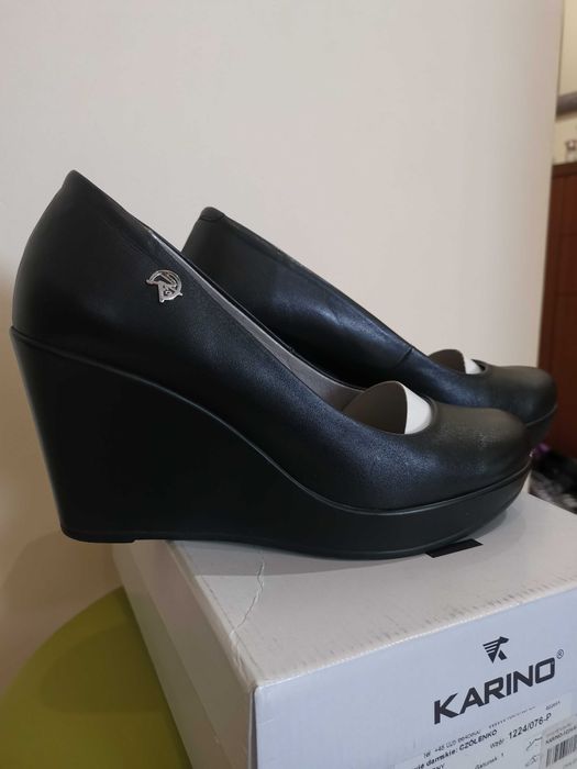 Czółenka półbuty skórzane na koturnie Karino 40 jak nowe