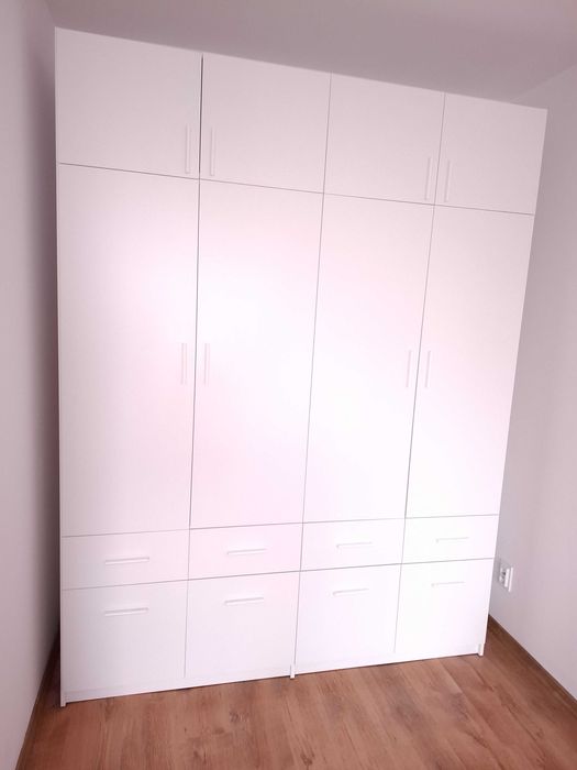 Sprzedam szafę Alpin.