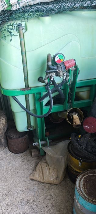 Pulverizador de 300 litros