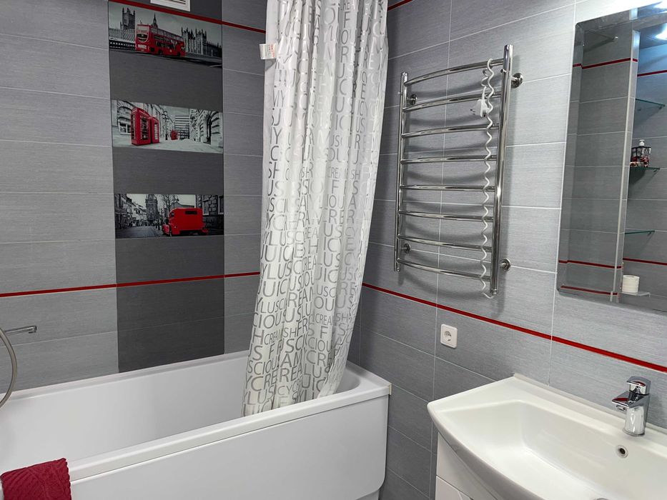 Посуточно 3К Печерск, Леси Украинки.