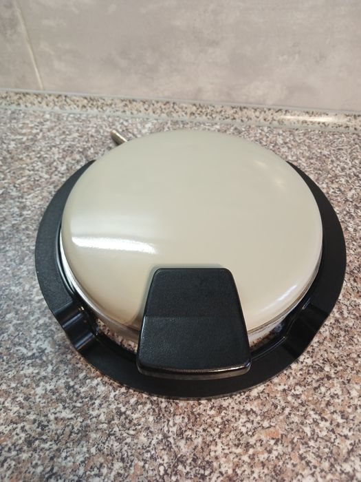 Електровафельниця Сластена