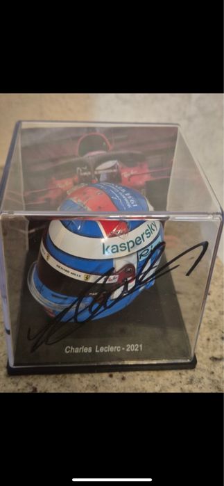 Capacete Charles Leclerc autografado
