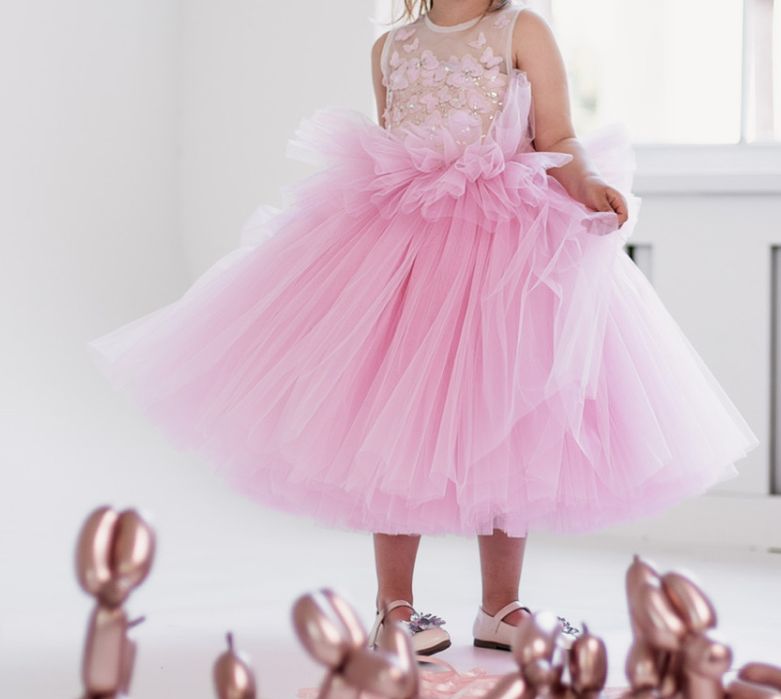 Святкова сукня з метеликами