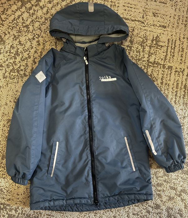 Продам демісезонну куртку на хлопчика