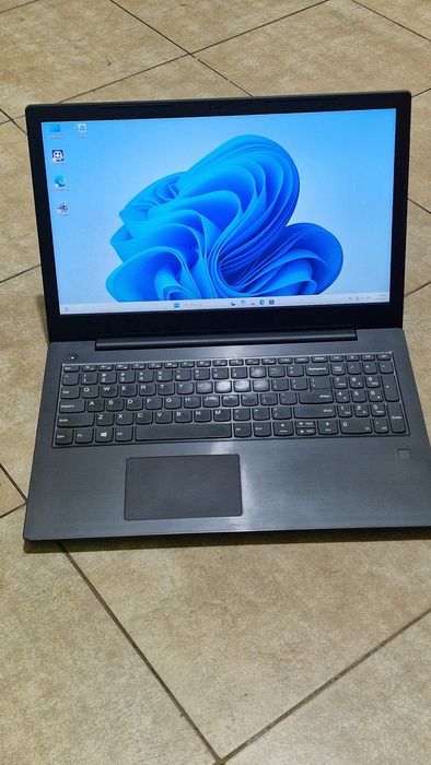 W Dobrej Cenie Lenovo v330 8 Gen i5 8250u 4 rdzenia Windows 11 Pro