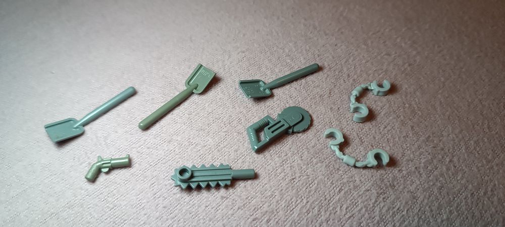 LEGO łopata piła kajdanki pistolet