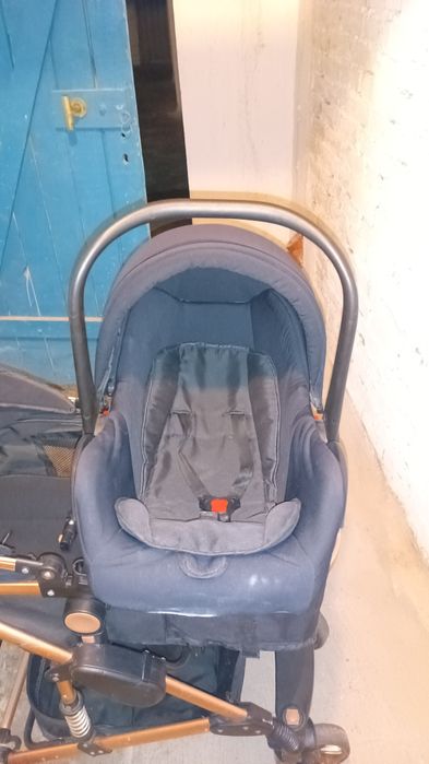 Wózek dziecięcy z funkcją spacerówki