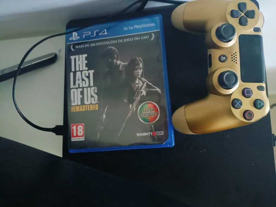 playstation 4 com comando