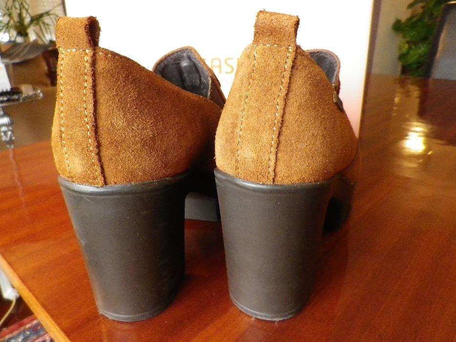 Sapatos Camel Pele Tacão Compensados 38 Como Novos