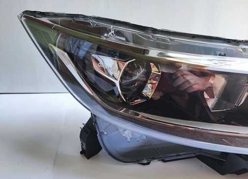 Lampa Nissan Qashqai 2017 do 21 lift J11 Koito Reflektor