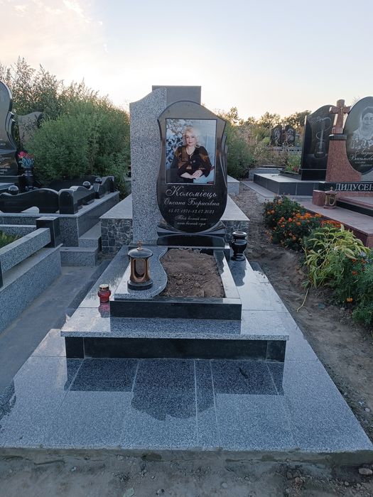 Установка пам'ятників, пам'ятник цоколя, плитка. Монтаж демонтаж. Памя