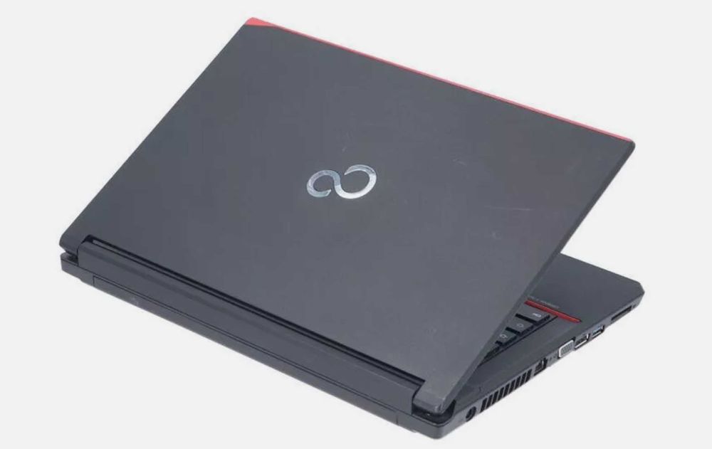 Fujitsu Lifebook E544, 16 GB RAM, Linux Mint