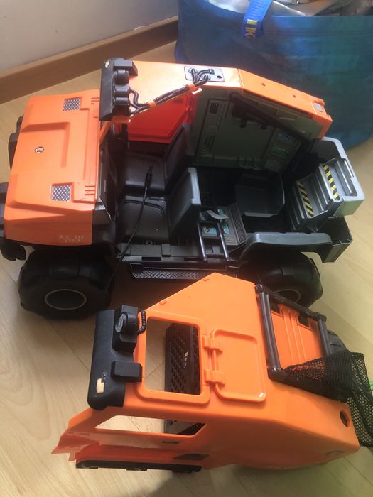 Carro jipe Ation man