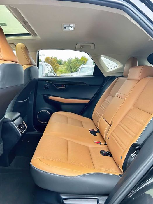 Lexus NX 300h      2021