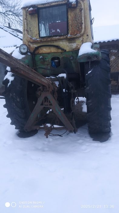 Продам трактор ЮМЗ-6 л з причепом 2ПТС -4  грузоподьемнисть 8000 тонн