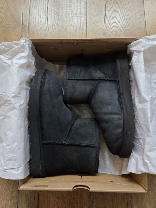 Śniegowce marki UGG W Classic Mini II rozm.38 Czarne
