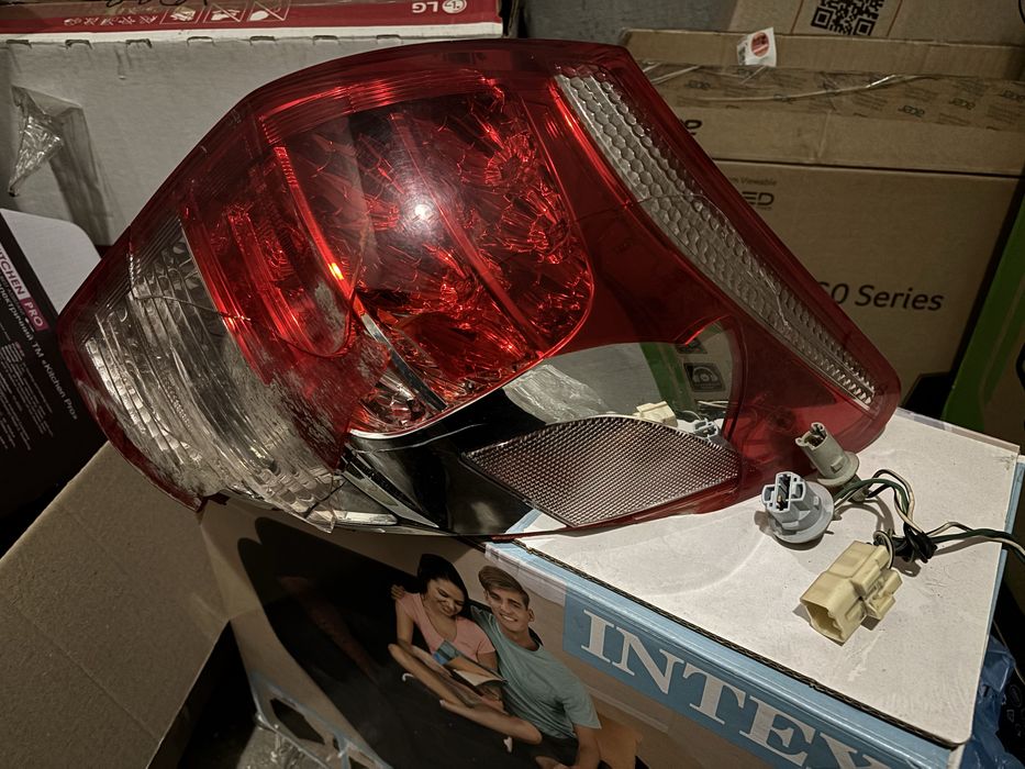 Правий стоп фонар рав4 2004-2009