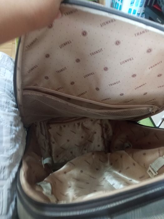 Продам валізу 77х37см