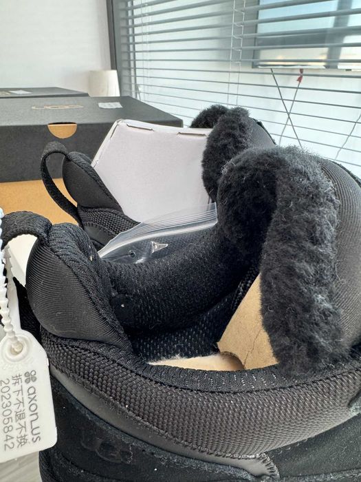 UGG Lowmel Black-Rozmiar 41