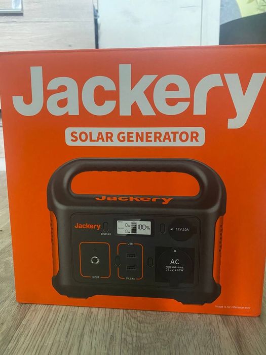 Зарядна станція Jackery Explorer 240EU.
