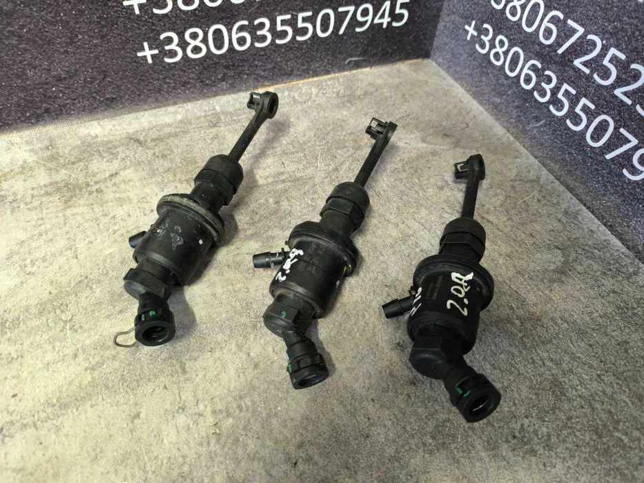 Головний циліндр зчеплення Nissan Qashqai J10  30610JD000