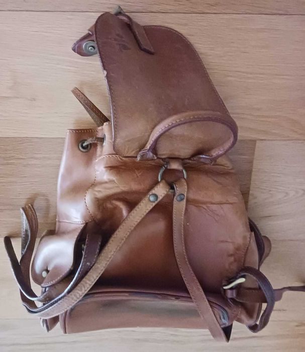 Mochila em pele