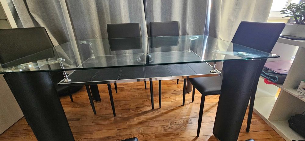 Mesa de jantar com 6 cadeiras