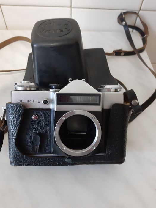 Продам фотоаппараты без оптики (цена за всё)