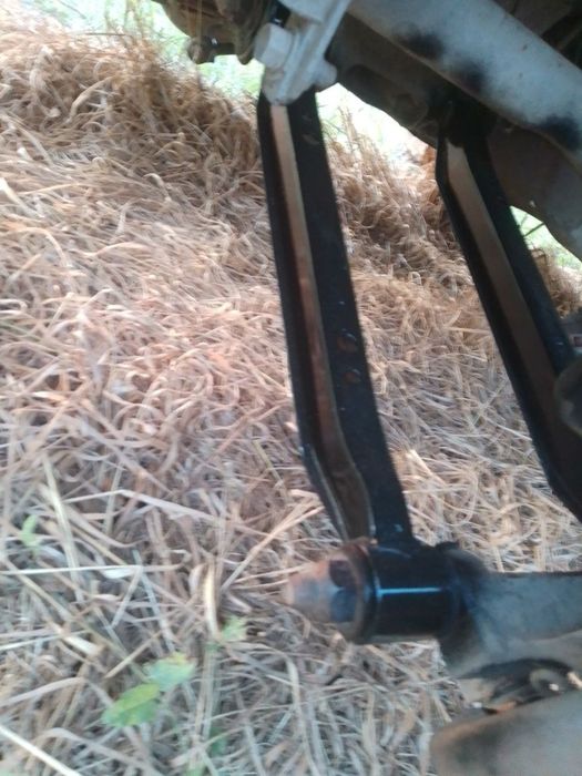 Продам (ричаги)важелі Ніссан Санні 2.0 дизель ступиці