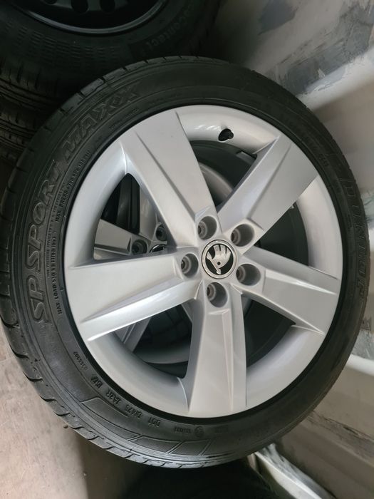 Kola alu Skoda Rapid 215/45/16 Dunlop 5x100
