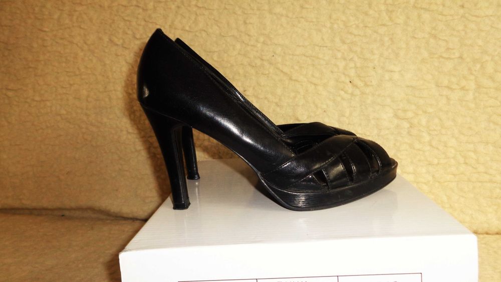 FIONI czarne czółenka na wysokim obcasie r.39/25cm
