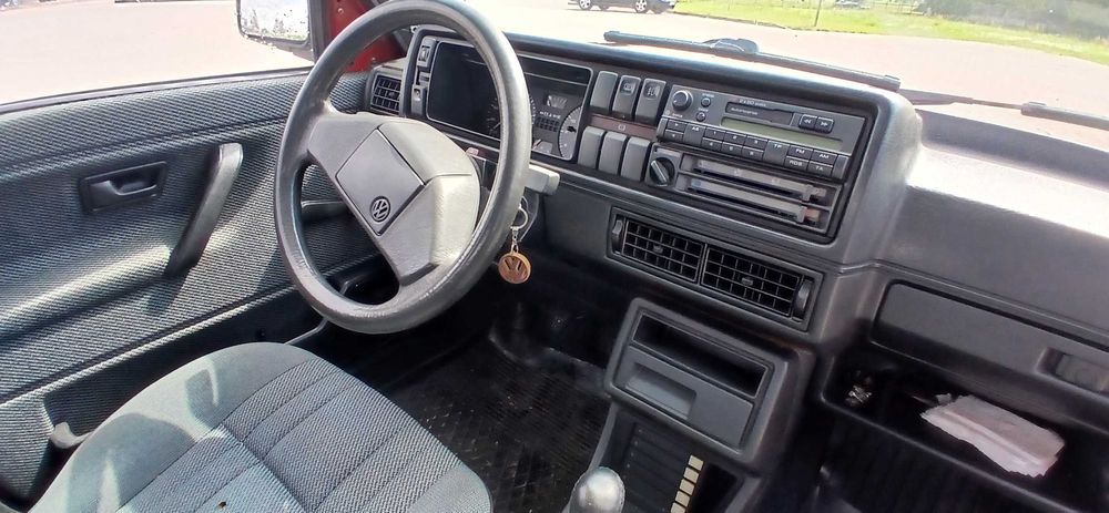 Volkswagen Golf 2, 1,3 benzyna, 1991 rok - zabytkowy - żółte tablice