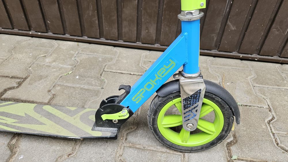 Hulajnoga Spokey z pompowanymi kółkami. W 100% sprawna!