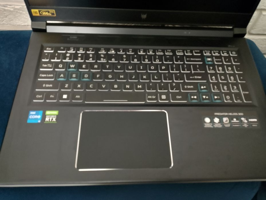 Predator Helios 300  17.3" IPS 144Hz i5-11400H 16GB RAM 512GB