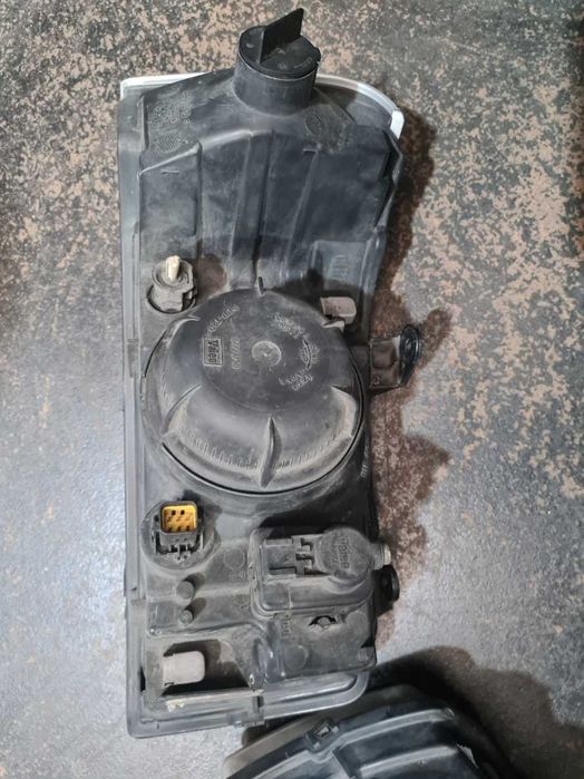 Farois esq e drt Land Rover Freelander usados