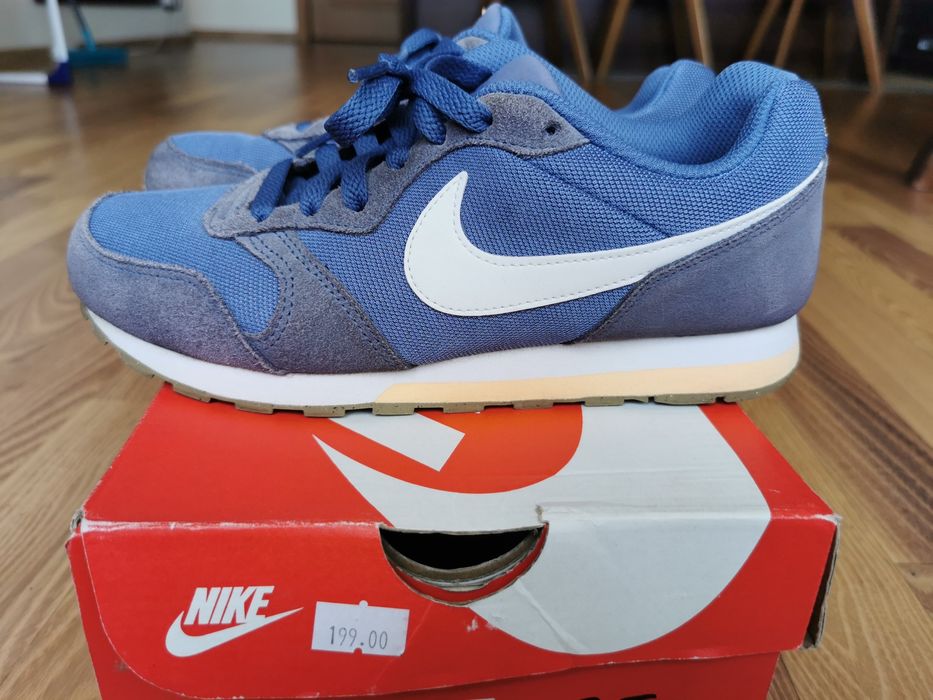 Niebieskie sneakersy damskie Nike 37,5