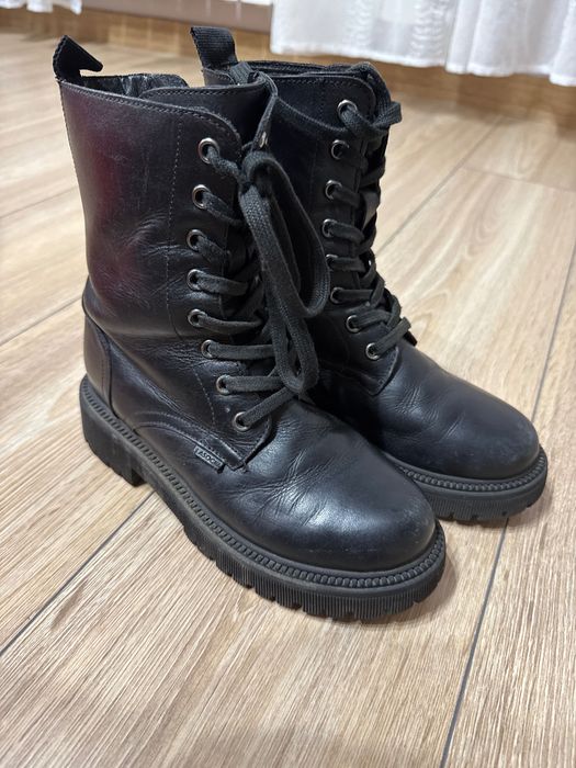 Buty kozaki traperki czarne  Lasocki young 34