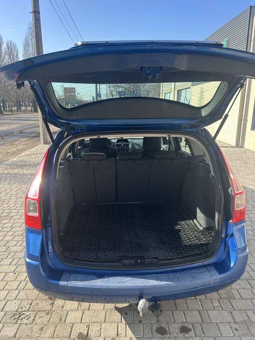 Продам авто в хорошем состоянии Renault megan2