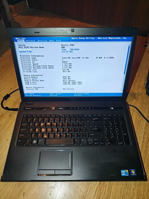 Laptop Dell Vostro 3700 17,3", Intel i5, 4GB RAM
