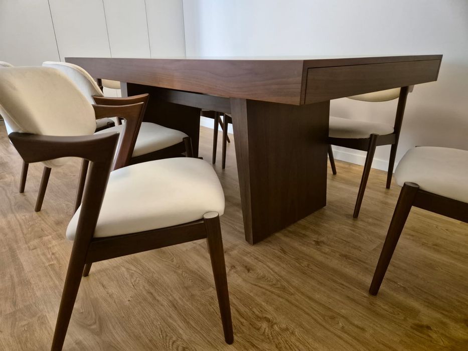Mesa de Jantar Extensível em Nogueira 200/300 cm – Design Moderno